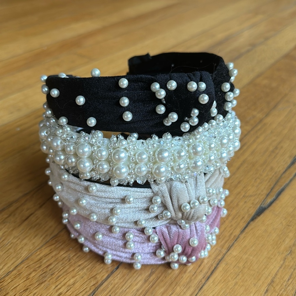 Set of 4 pearl velvet headbands